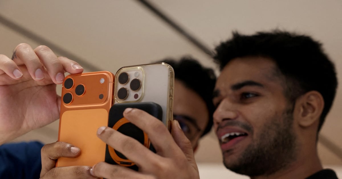 Apple ultima una función para mudar el número entre dos iPhone sin tocar la tarjeta SIM