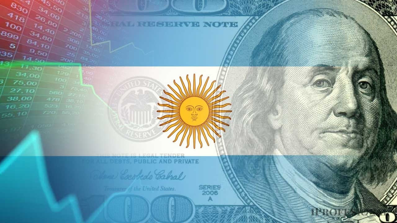 Analistas prevén que el dólar mayorista cerrará el año entre $1.611 y $1.850, según un consenso internacional