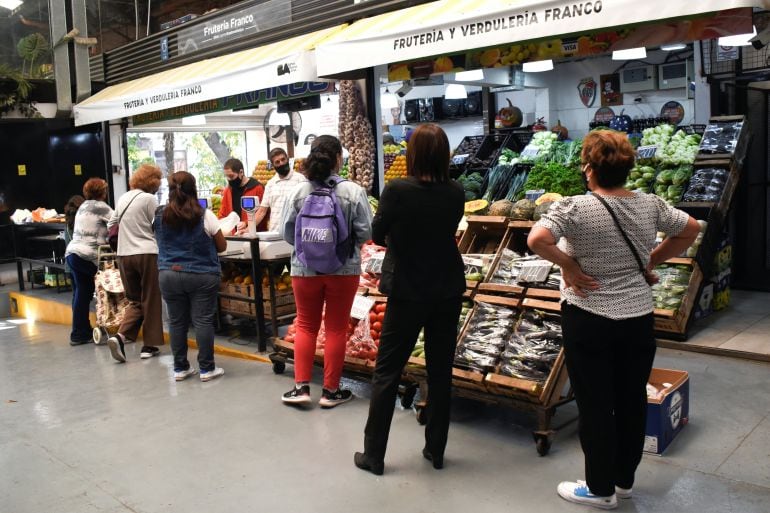 Argentina segunda en el podio regional de la inflación: 1,7% en agosto y 33,5% interanual que sigue golpeando el bolsillo