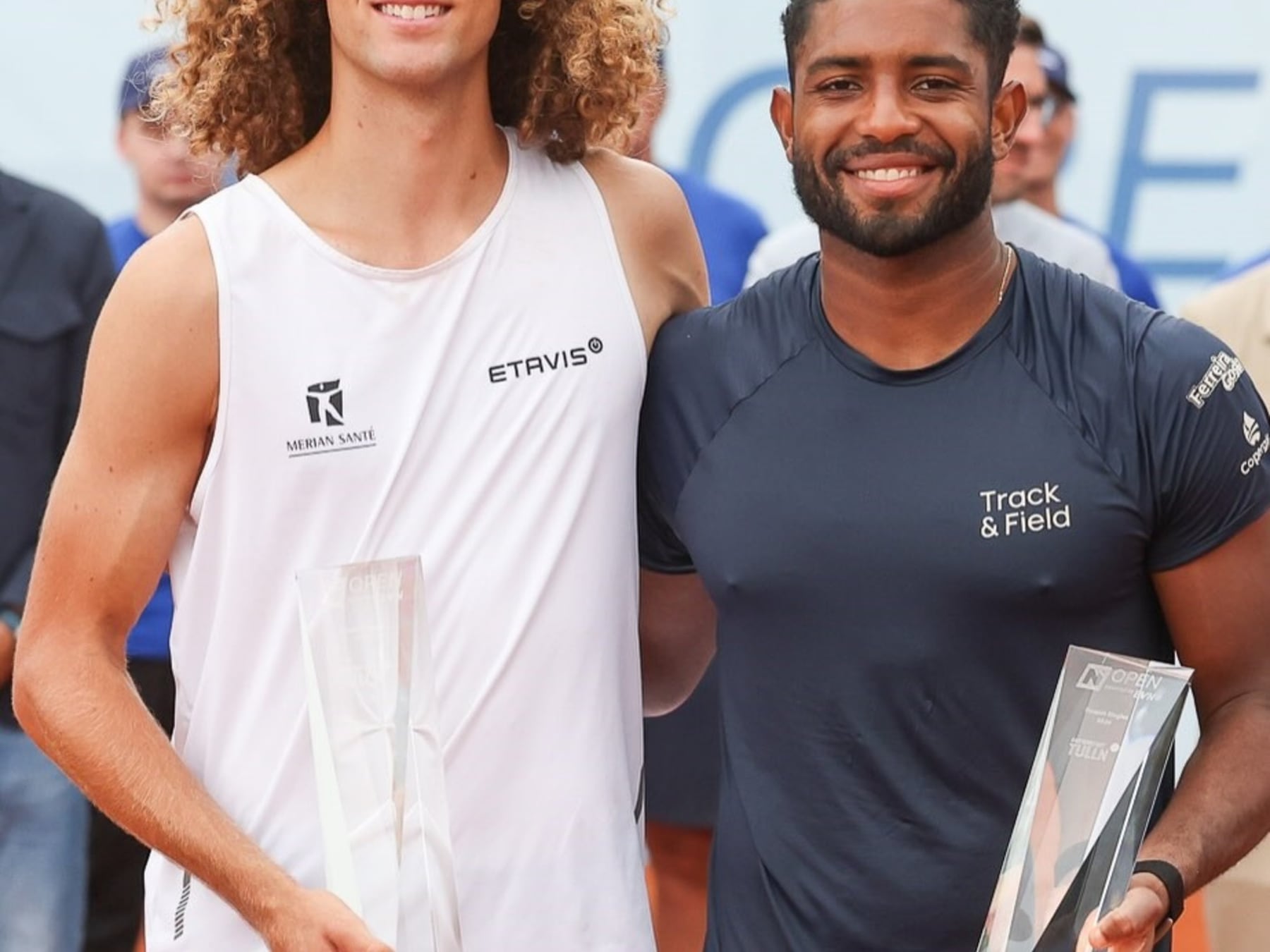 Entre la nieve austríaca y un micrófono con más coraje que el racket: Brunold, campeón y bandera