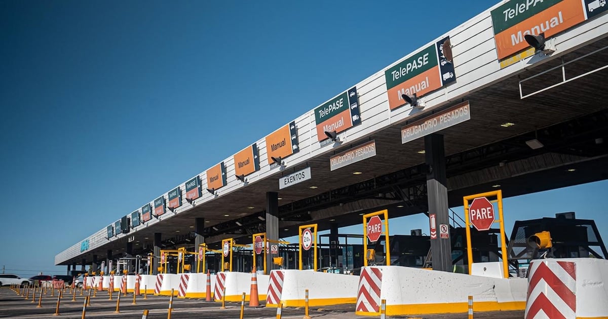 Pasar sin pagar por la Autopista Buenos Aires-La Plata sale hasta 228 veces más caro que el peaje mismo