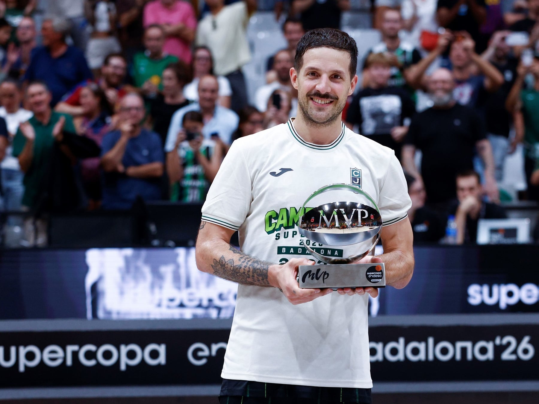Laprovíttola le mojó la oreja a Barcelona y se llevó la Supercopa como despedida personal