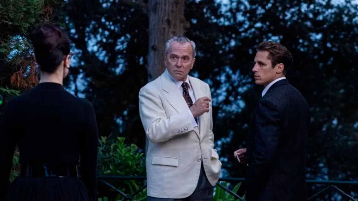 El regreso de Sherlock en una isla: Coronado se mide con Pérez-Reverte en clave de policial clásico