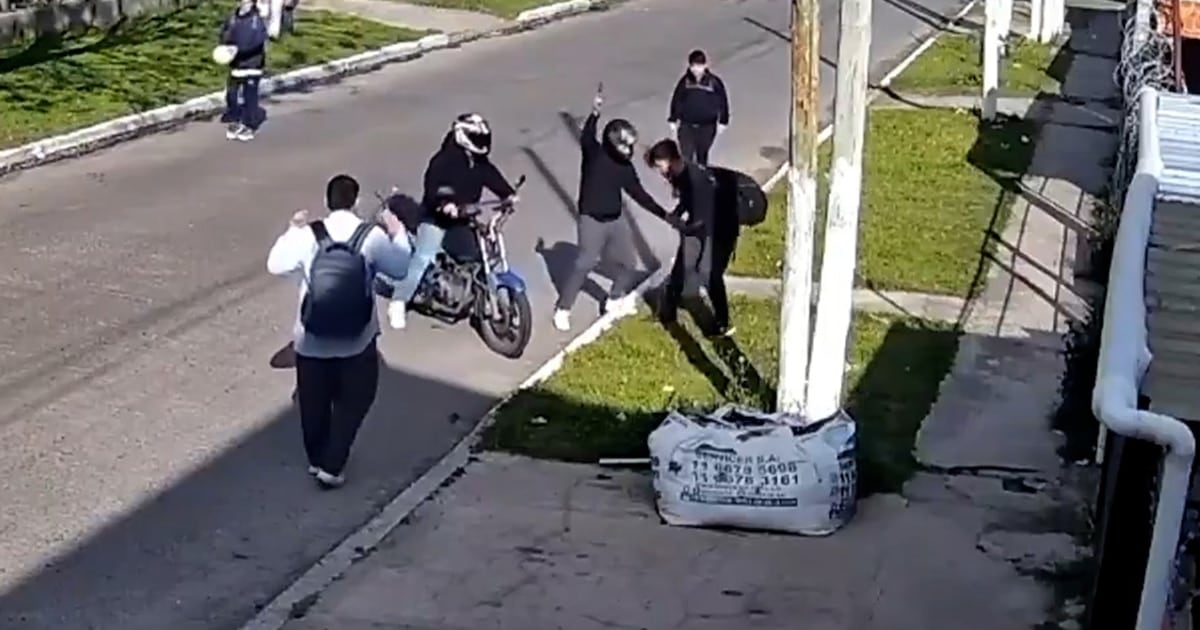La Matanza: dos motochorros armados asaltaron a alumnos con autismo en González Catán y siguen prófugos