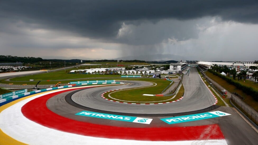 Russell se dio el gusto en Bakú y Colapinto se quedó con las ganas: la próxima parada es Sepang con nombre ajeno