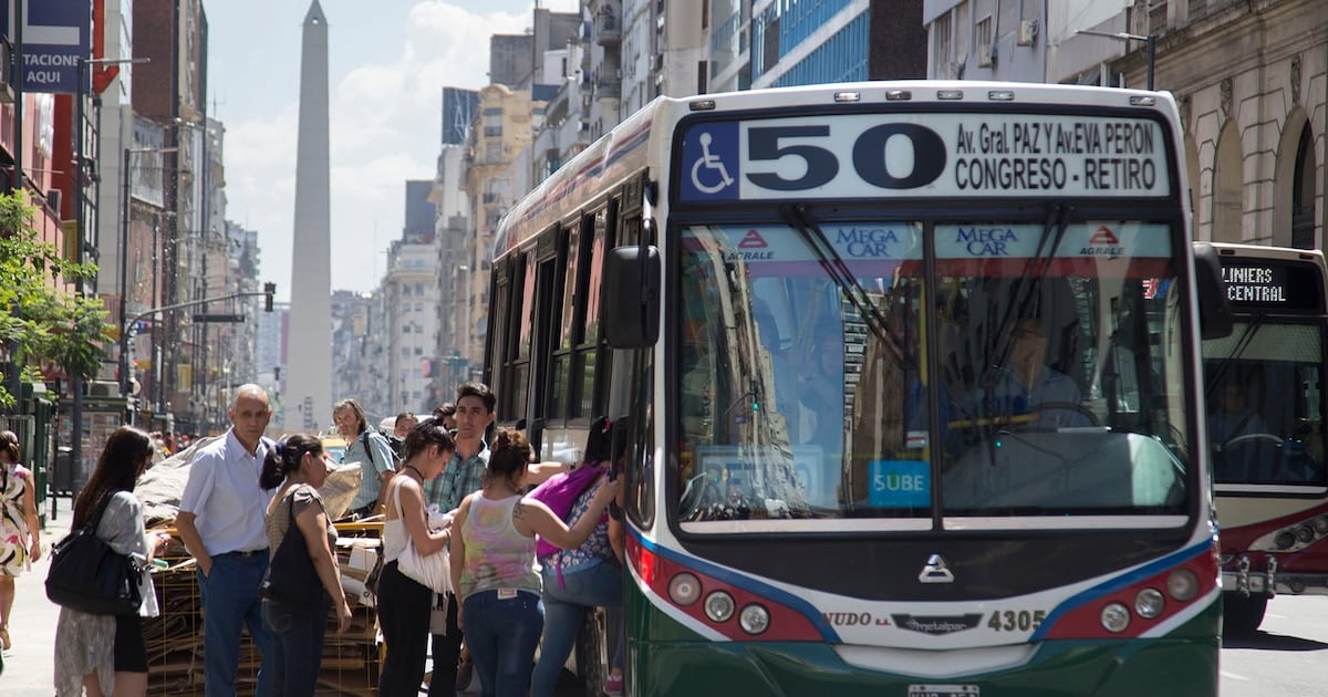 Desde el jueves 1 de octubre, viajar en la Ciudad costará más: el boleto mínimo de colectivo trepa a $920,48 y el subte a $1.817