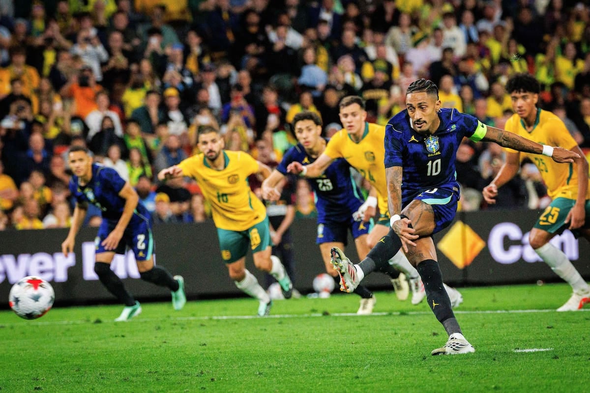Brasil pasó frío en Brisbane, lo dio vuelta con huevo y se fue de Australia con un 4-2 que deja más dudas que certezas