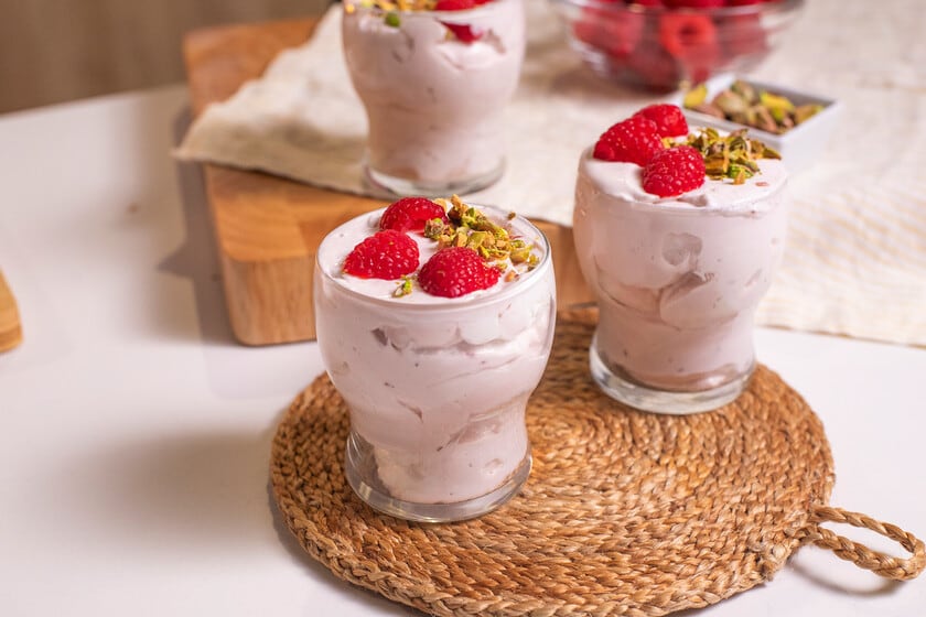 Una mousse de frambuesas sin huevo para resolver la mesa sin complicarse