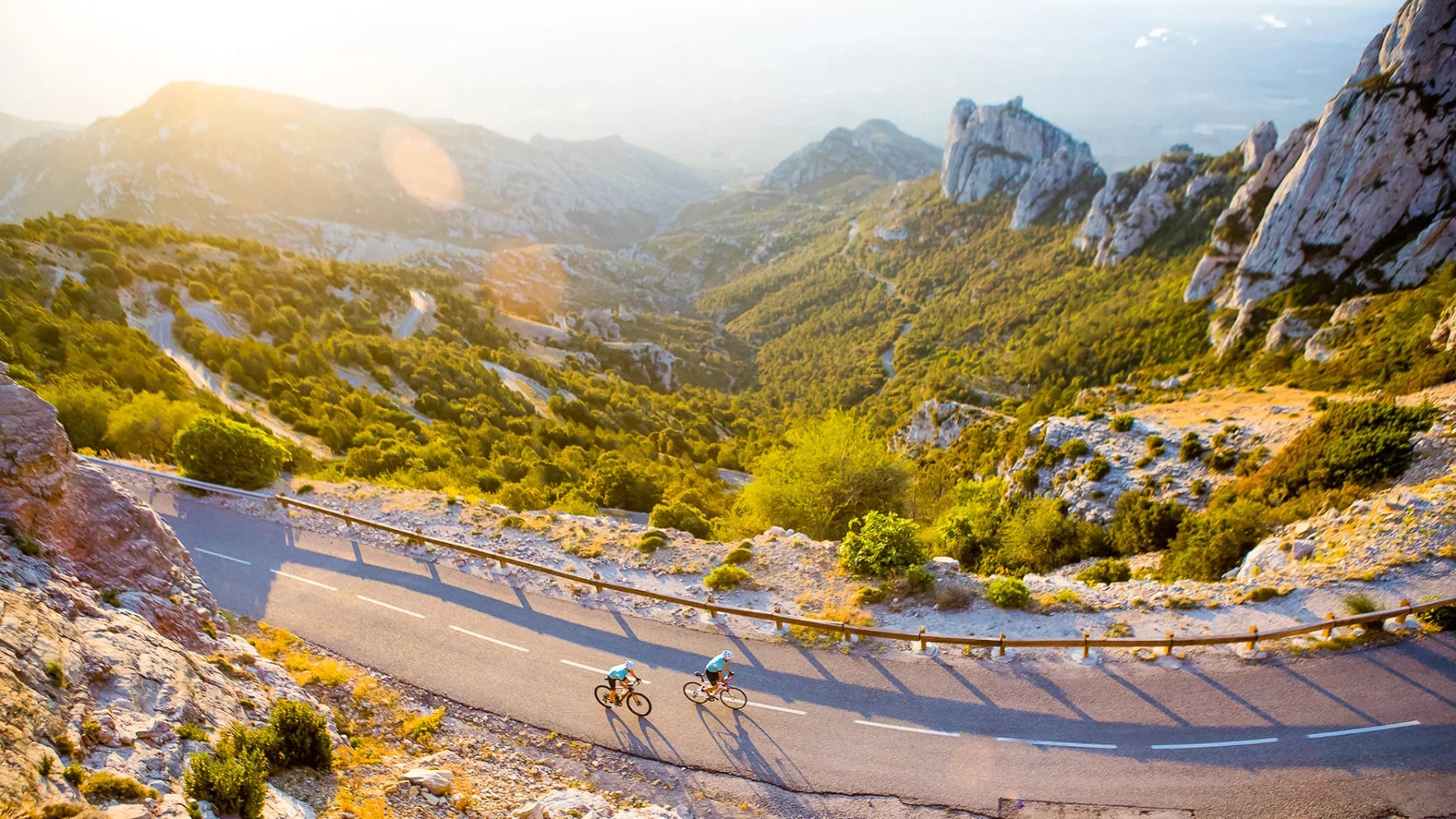 Una vuelta a Cataluña en cinco tramos: de la costa romana a los cielos del Montsec