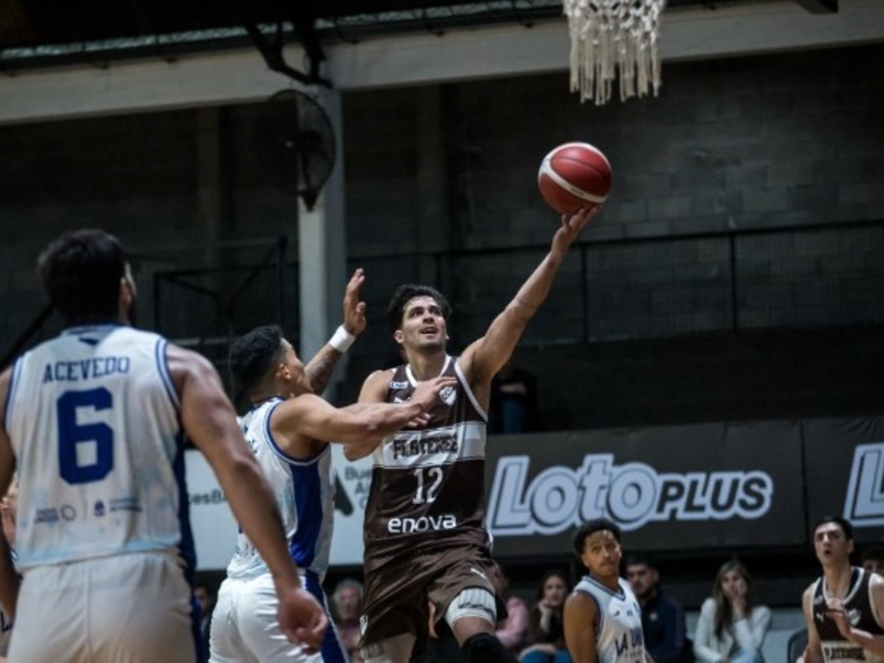 La Unión aguantó el vértigo y se llevó de Vicente López un triunfo que le venía bien