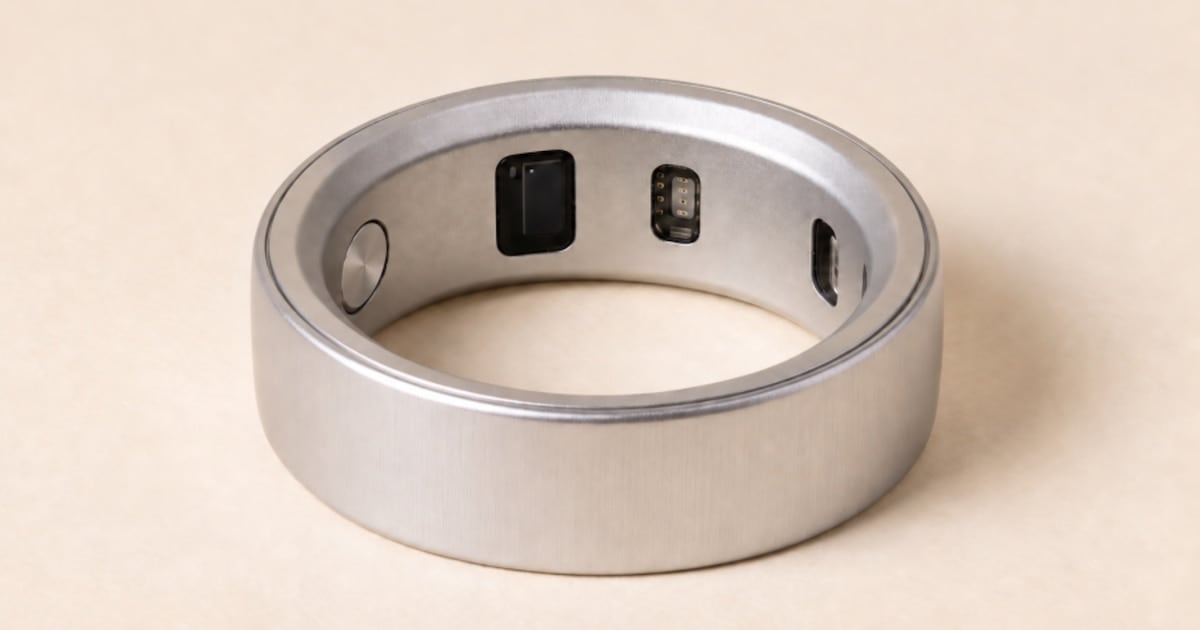 Un anillo por menos de cien dólares promete cinco asistentes de IA en la palma de la mano
