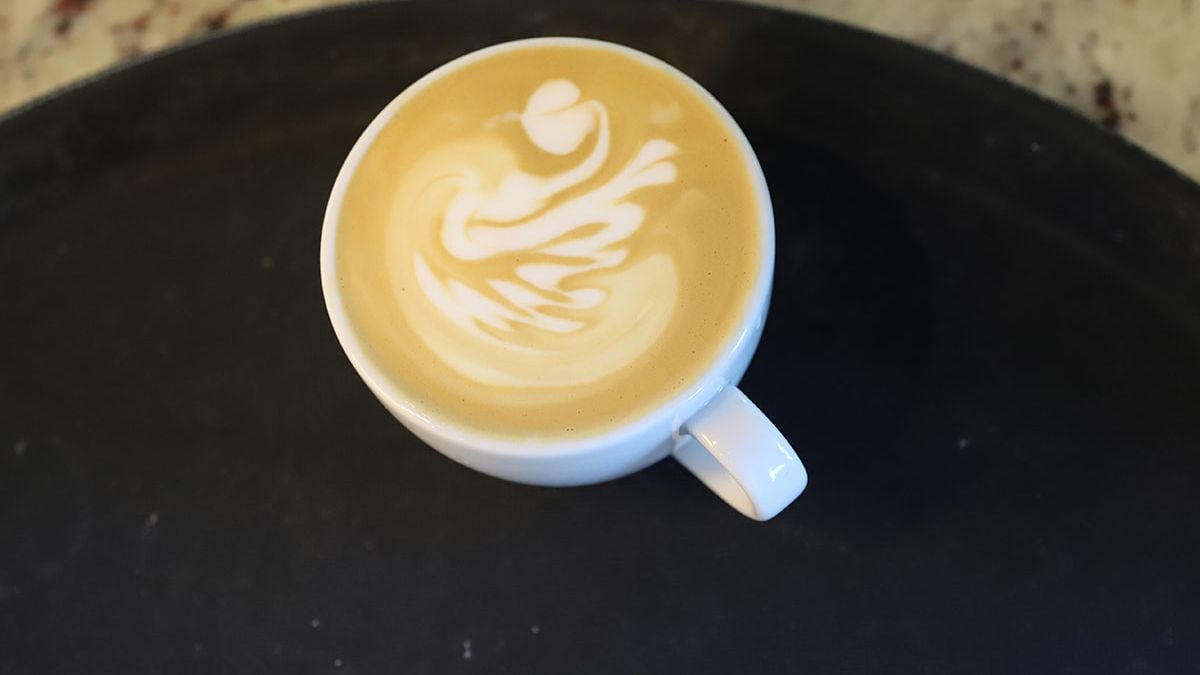 El recargo invisible del café con leche: cuando pagar mil quinientos pesos extra por la deslactosada no tiene por qué ser una sorpresa