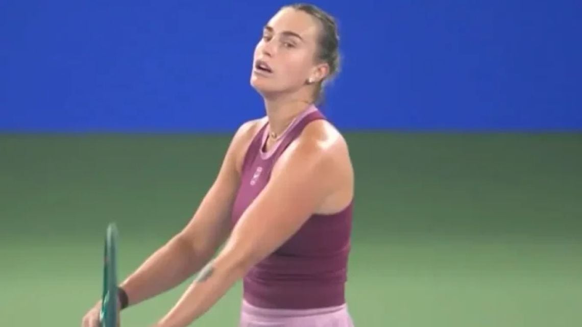 Li le rompió el invicto a Sabalenka en Wuhan y la tricampeona se vuelve a casa con las valijas llenas de nada