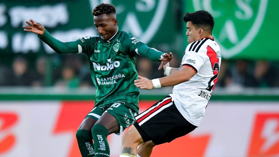 Sarmiento le dio el frío a River en Junín y se subió a la pelea arriba