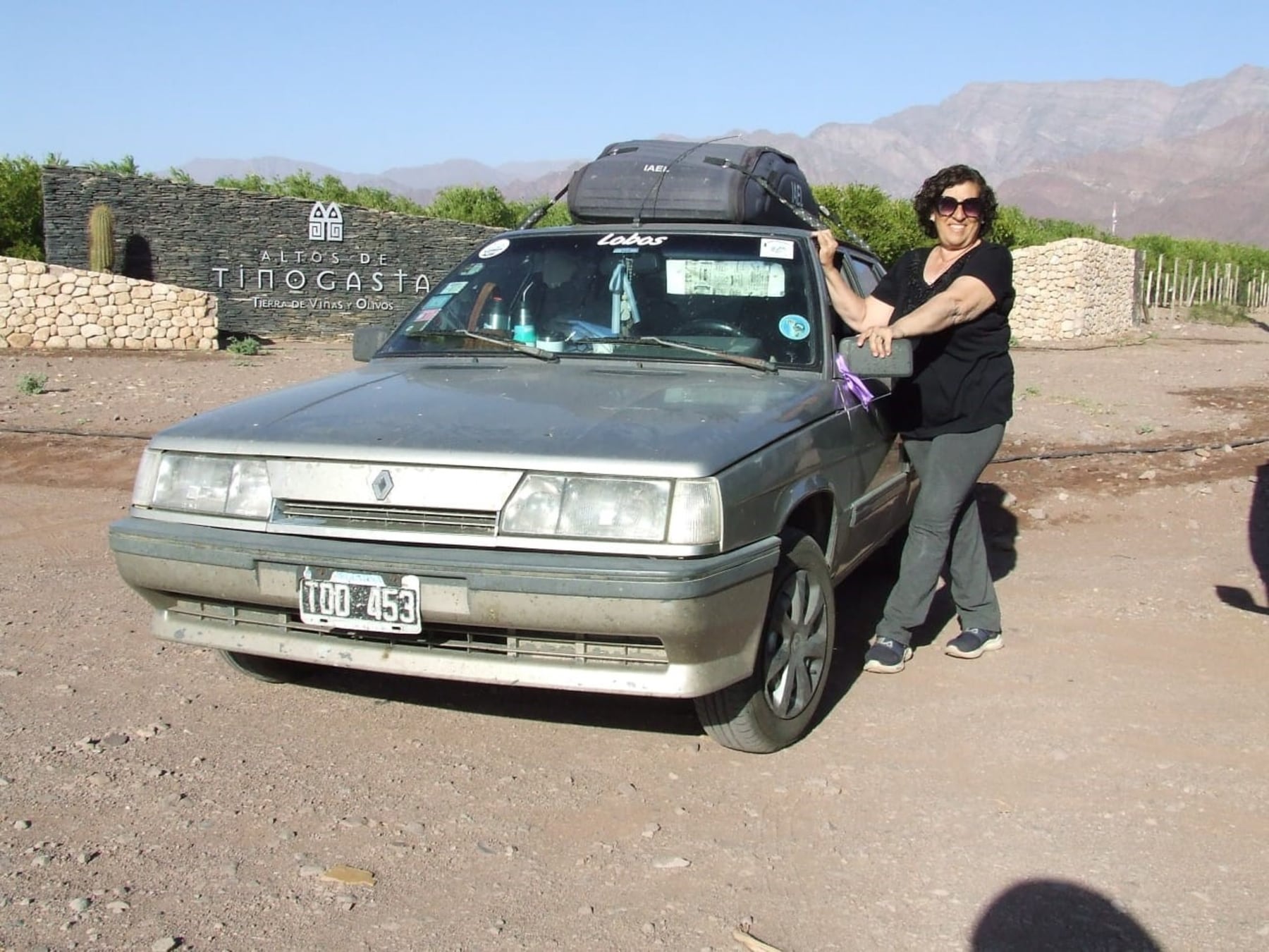 A los 63, sola y sobre ruedas: la viajera de Lobos que transformó un Renault 11 en su casa rodante