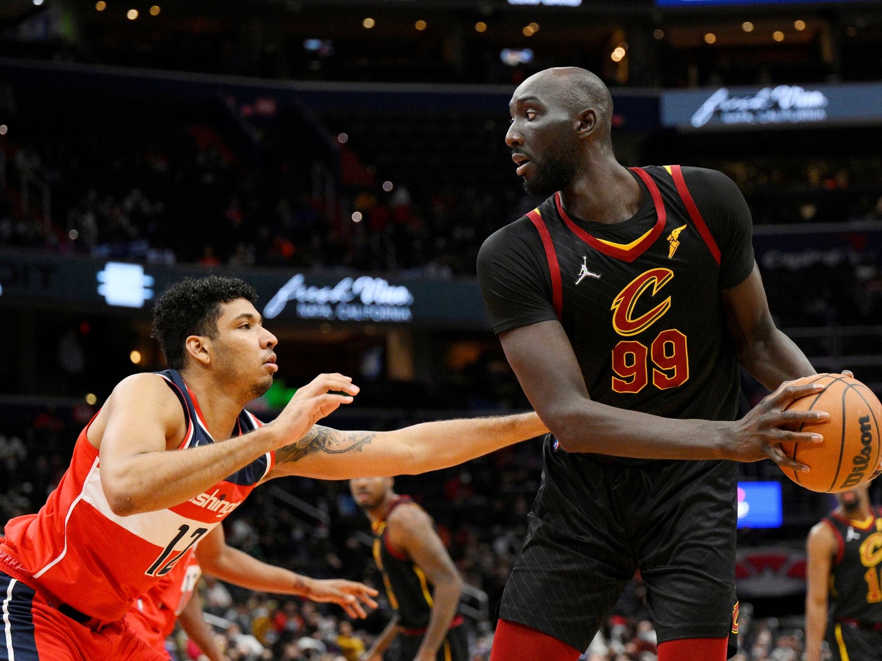 Tacko Fall vuelve a la NBA y los Sixers se anotan al gigante que sorprende: un pívot de 2,29 que tapará más sombras que puntos
