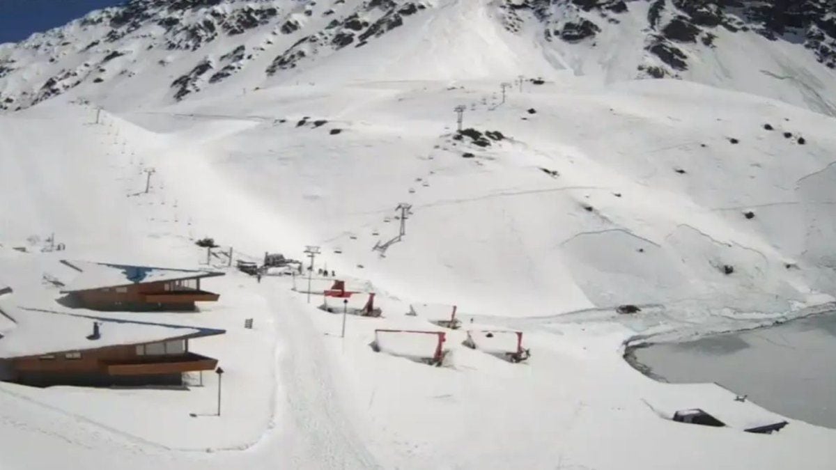 Una avalancha en la cordillera chilena dejó tres víctimas fatales y abrió el debate sobre los controles en zonas no habilitadas