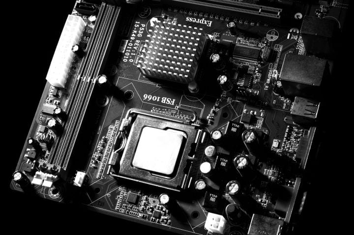 Las placas madre se visten de anime: Gigabyte le pone color y un poco de fantasía al armado de una PC