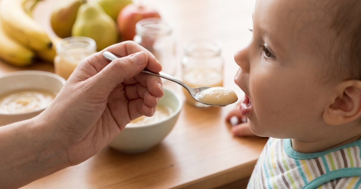 La primera.alpha comida del bebé: lo que las familias deben saber