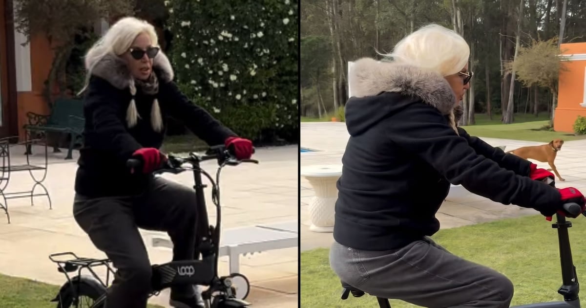 Susana Giménez Strickland Debutó Con Una Bicicleta En La Mansión De Punta Del Este Y Sus Perros La Acompañaron